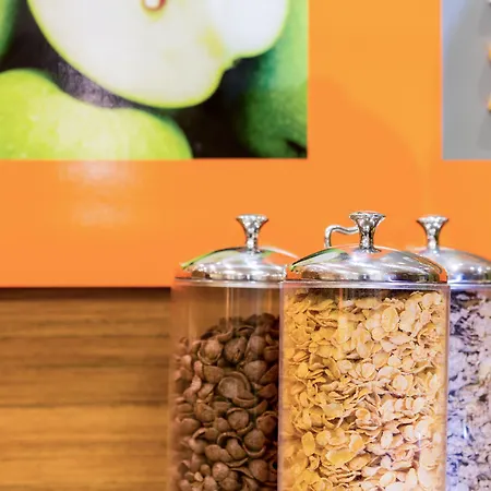 Hotel Express Lisbon Airport By Ihg Portela (Loures)