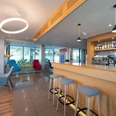 Hotel Express Lisbon Airport By Ihg 3*