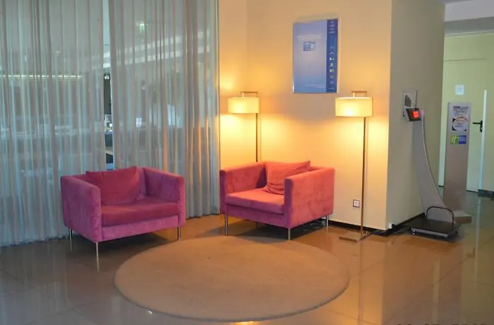 Hotel Express Lisbon Airport By Ihg Portela (Loures)