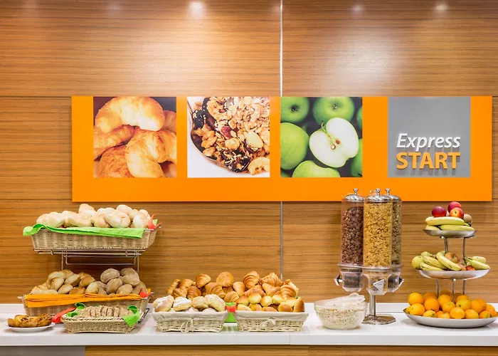 Hotel Express Lisbon Airport By Ihg 3*
