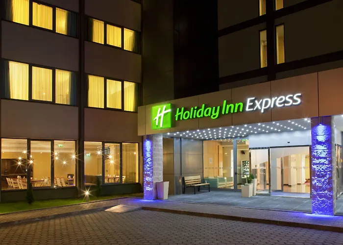 Hotel Express Lisbon Airport By Ihg 3*