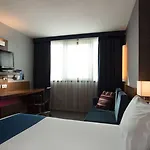 Express Lisbon Airport By Ihg