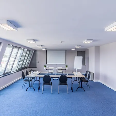 Hotel Express Lisbon Airport By Ihg Portela (Loures)