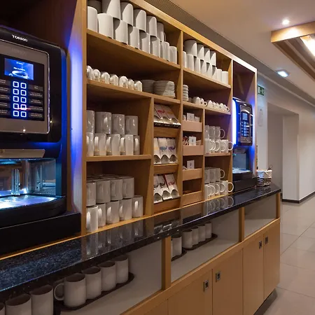 Express Lisbon Airport By Ihg