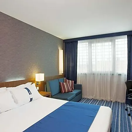 فندق Express Lisbon Airport By Ihg 3*