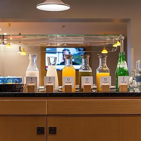 Express Lisbon Airport By Ihg Portela (Loures)
