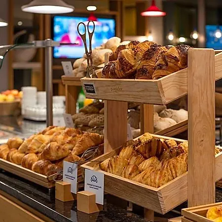 Express Lisbon Airport By Ihg 3*