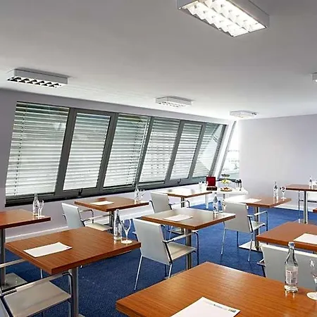Express Lisbon Airport By Ihg Portela (Loures)