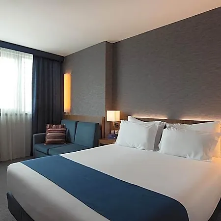 Express Lisbon Airport By Ihg Hotel 3*