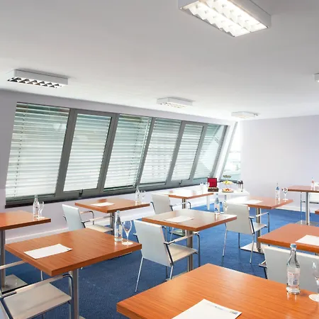 Express Lisbon Airport By Ihg Portela (Loures)