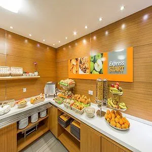 Hotel Express Lisbon Airport By Ihg Portela (Loures)