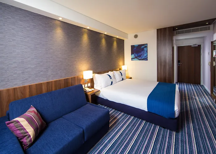 Express Lisbon Airport By Ihg Отель