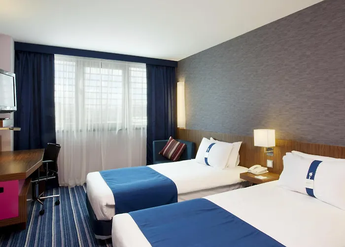 Express Lisbon Airport By Ihg Отель