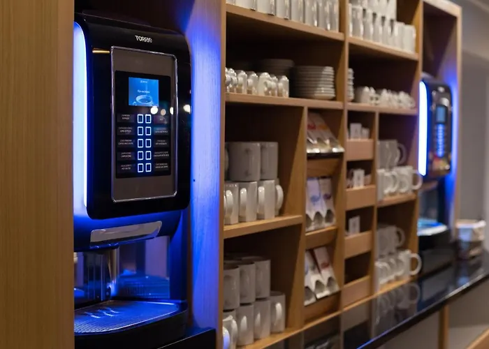 Отель Express Lisbon Airport By Ihg Portela (Loures)