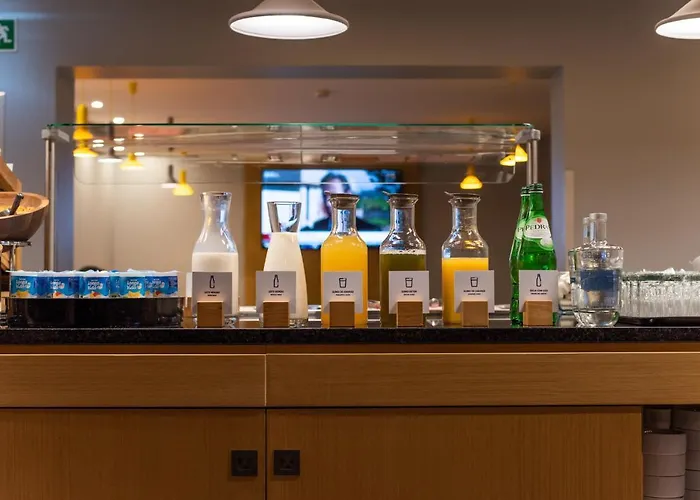 Отель Express Lisbon Airport By Ihg 3*