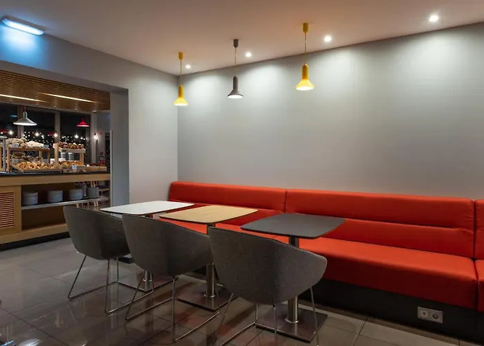 Express Lisbon Airport By Ihg Отель Portela (Loures)