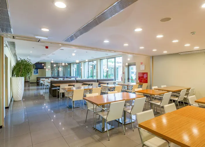 Express Lisbon Airport By Ihg