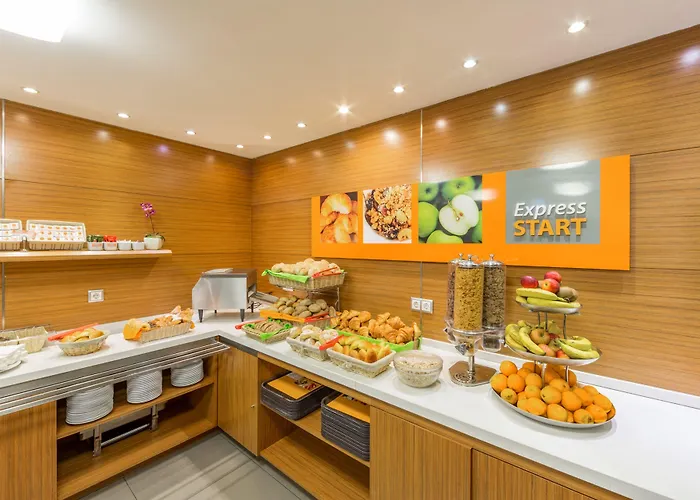 Отель Express Lisbon Airport By Ihg 3*