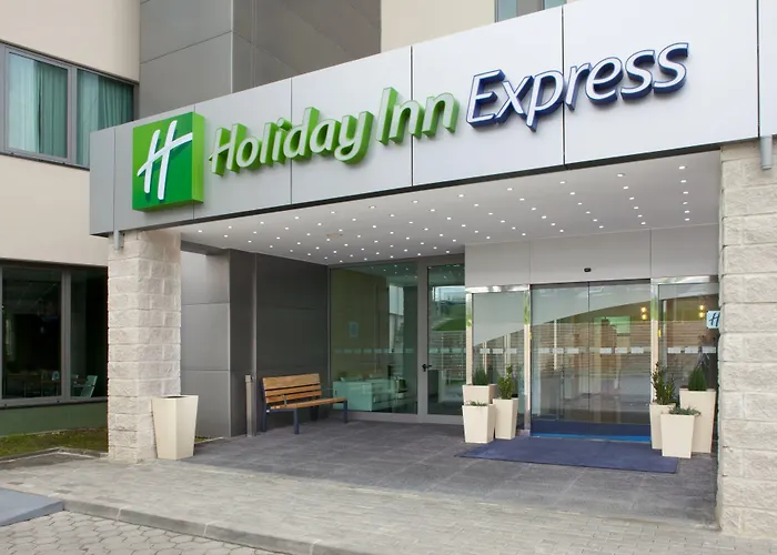 Отель Express Lisbon Airport By Ihg Portela (Loures)