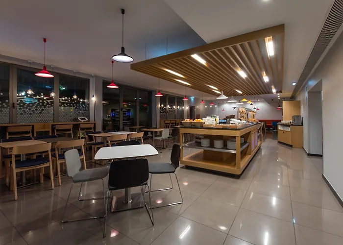 Hotel Express Lisbon Airport By Ihg