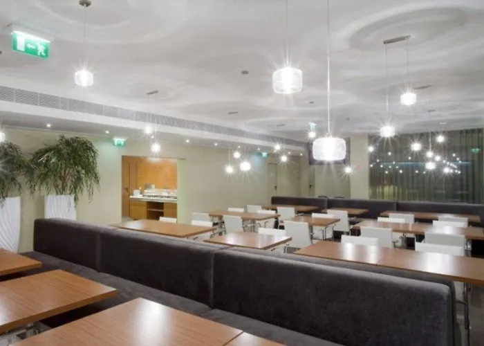 Express Lisbon Airport By Ihg Portela (Loures)