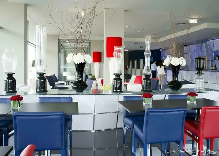 Отель Express Lisbon Airport By Ihg Portela (Loures)