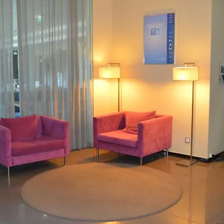 מלון Express Lisbon Airport By Ihg Portela (Loures)
