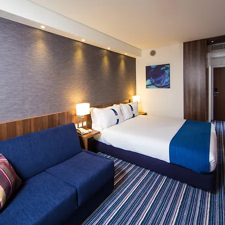 Express Lisbon Airport By Ihg מלון