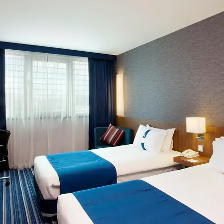 Express Lisbon Airport By Ihg מלון
