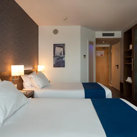 מלון Express Lisbon Airport By Ihg 3*