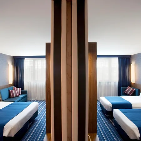 מלון Express Lisbon Airport By Ihg 3*