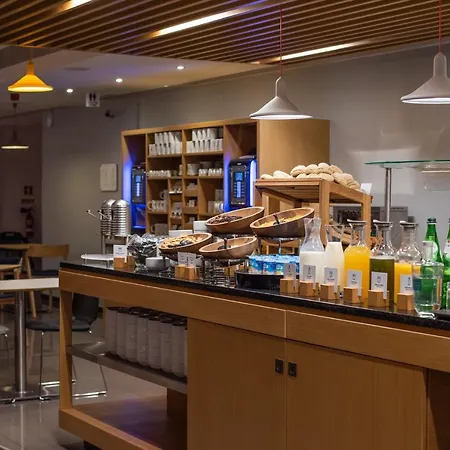 מלון Express Lisbon Airport By Ihg Portela (Loures)