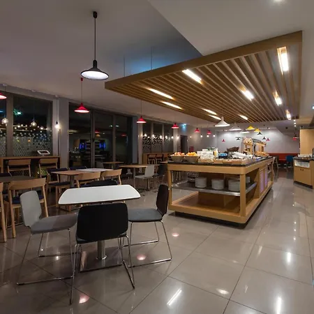 מלון Express Lisbon Airport By Ihg 3*