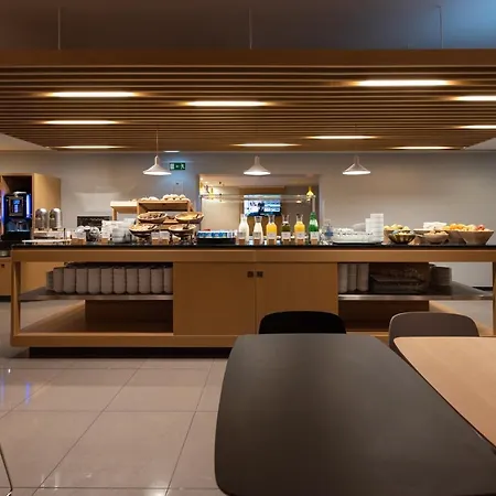 Express Lisbon Airport By Ihg מלון 3*