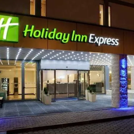 מלון Express Lisbon Airport By Ihg 3*