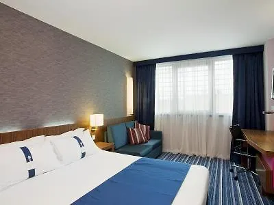 Express Lisbon Airport By Ihg מלון